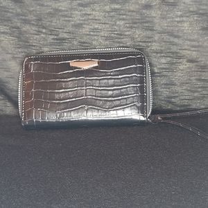 Faux snakeskin wristlet